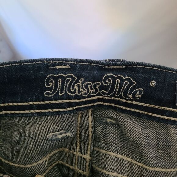 Miss Me Flor de lis Embroidered pockets  Boot Jeans size 28 - Picture 6 of 7